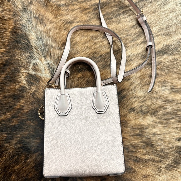 Michael Kors Mini Bag in Cream - Picture 2 of 3